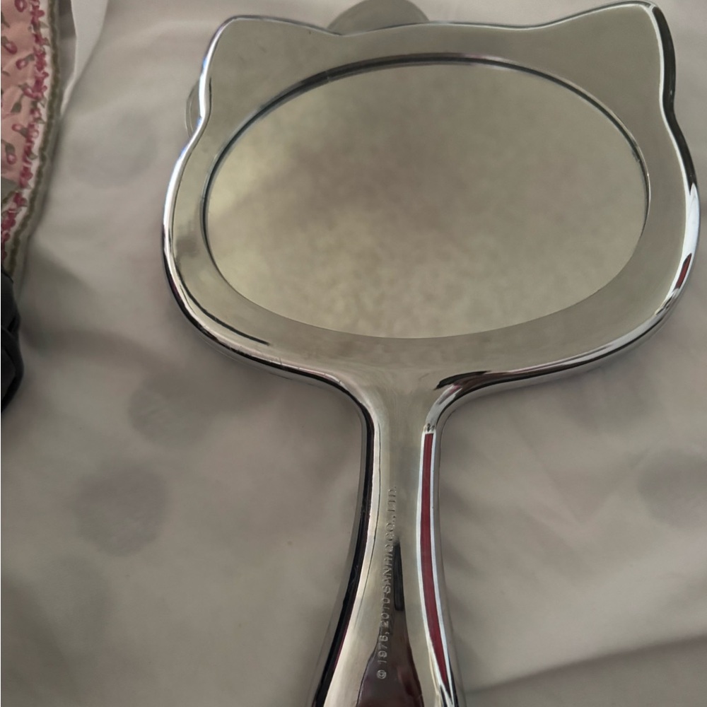 Hello Kitty Silver Decorative Accents - Picture 2 of 2